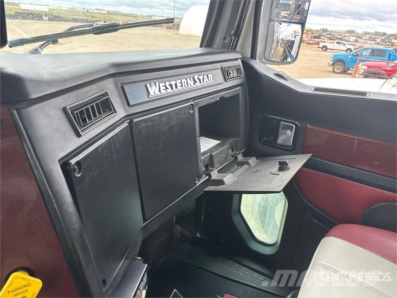 Western Star 4900 10x6 Tri/A Dump Truck ダンプ