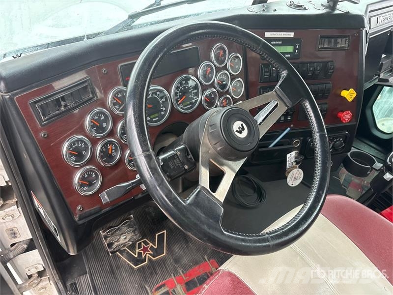 Western Star 4900 10x6 Tri/A Dump Truck ダンプ