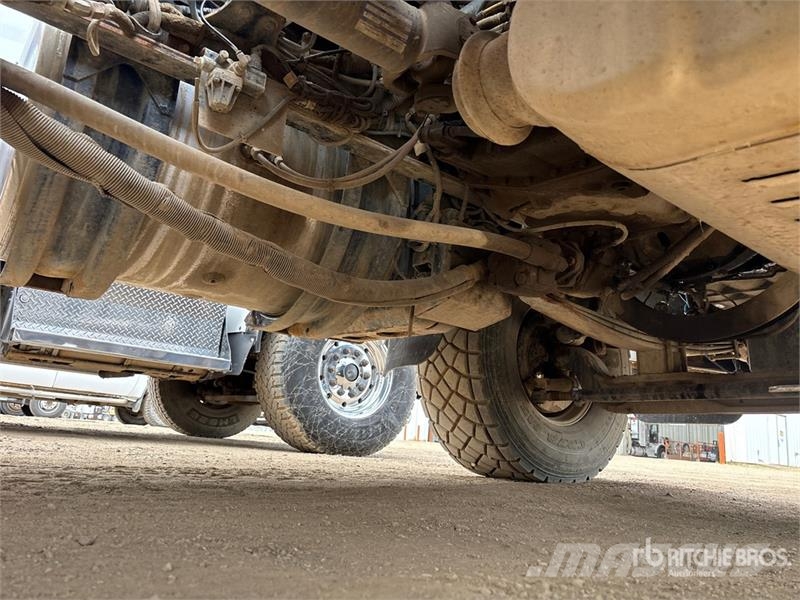 Western Star 4900 22240 L 8x6 Tanker Truck شاحنات ذات صهاريج