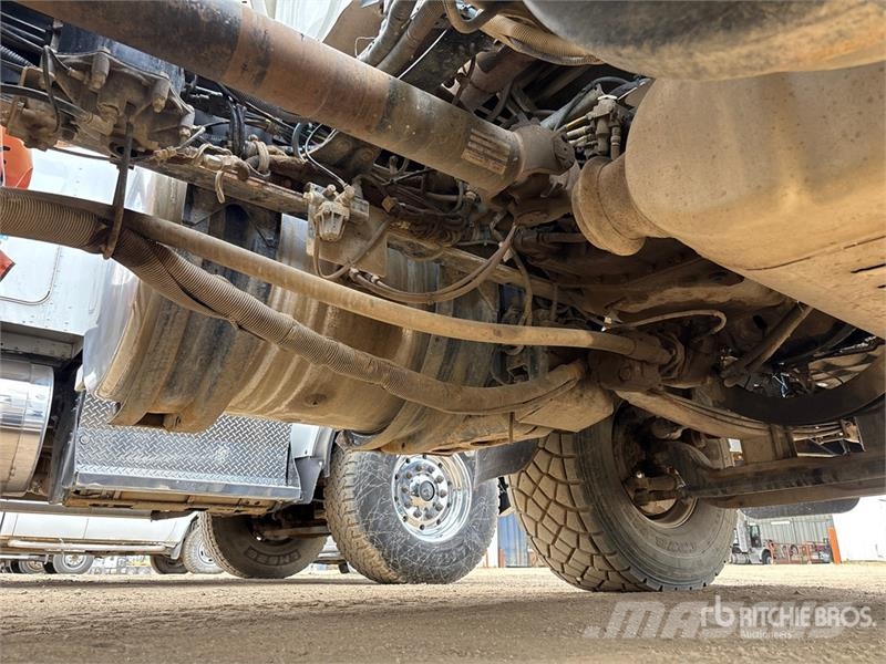 Western Star 4900 22240 L 8x6 Tanker Truck شاحنات ذات صهاريج
