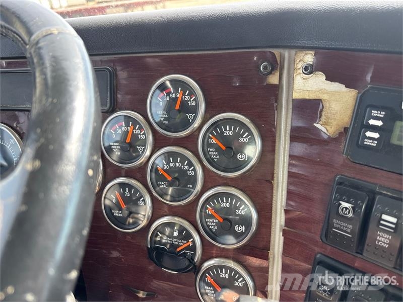 Western Star 4900 22240 L 8x6 Tanker Truck شاحنات ذات صهاريج