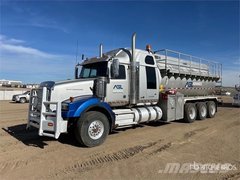 Western Star 4900 22670 L 8x6 Sleeper Tanker Truck Kamioni cisterne