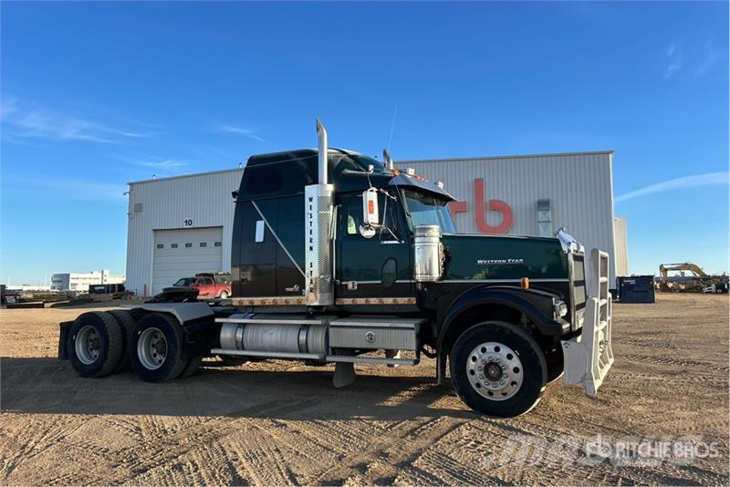Western Star 4900 6x4 T/A Sleeper Truck Tractor Cabezas tractoras