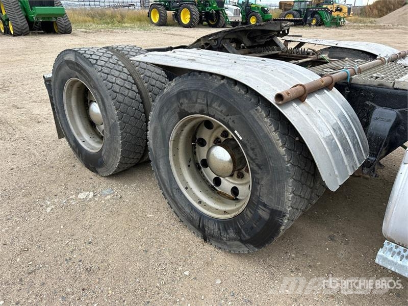 Western Star 4900 6x4 T/A Day Cab Truck Tractor وحدات الجر