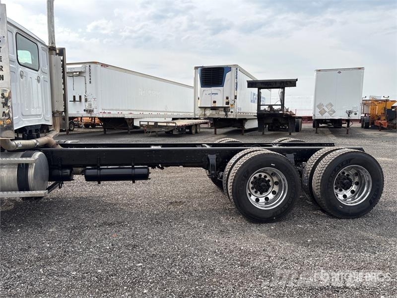 Western Star 4900 6x4 Cab and Chassis 캐빈 및 인테리어