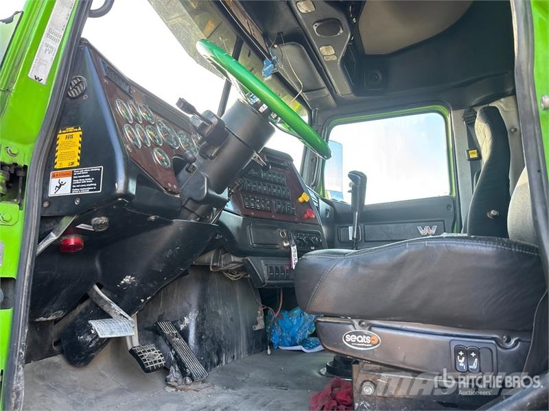 Western Star 4900 6x4 T/A Sleeper Truck Tractor Sadulveokid