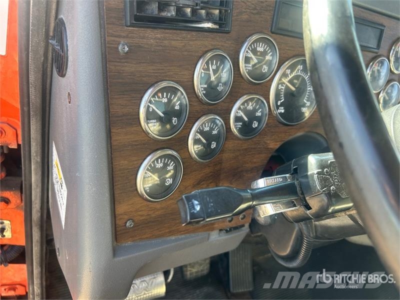 Western Star 4900 6x4 T/A Day Cab Truck Tractor Tractor Units