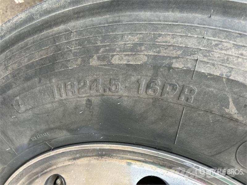 Western Star 4900 6x4 T/A Day Cab Truck Tractor وحدات الجر