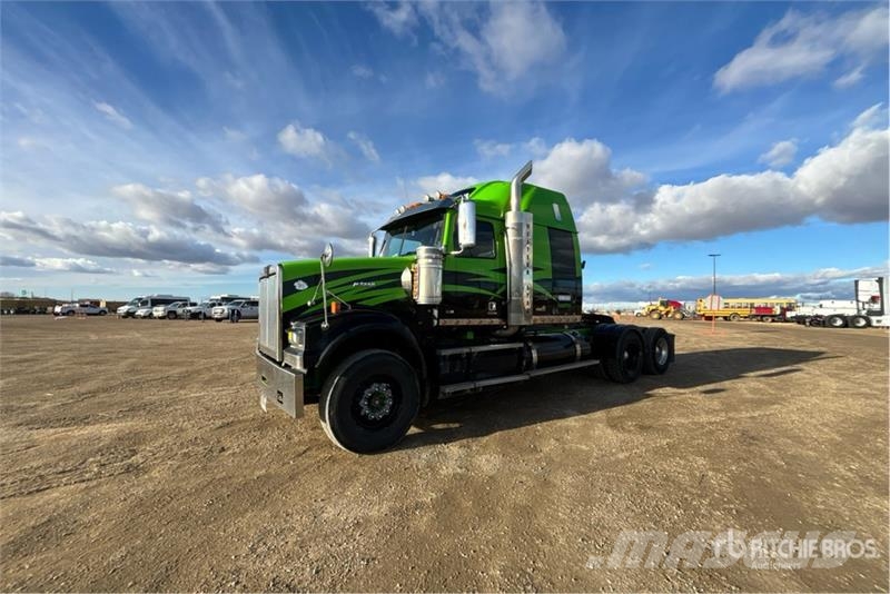 Western Star 4900 6x4 T/A Sleeper Truck Tractor Sadulveokid
