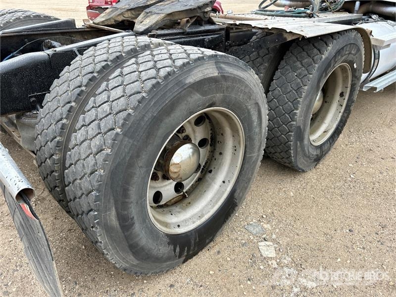 Western Star 4900 6x4 T/A Day Cab Truck Tractor وحدات الجر