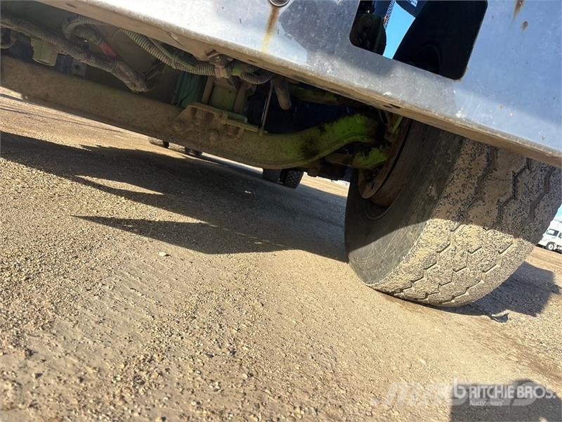 Western Star 4900 6x4 T/A Sleeper Truck Tractor Sadulveokid
