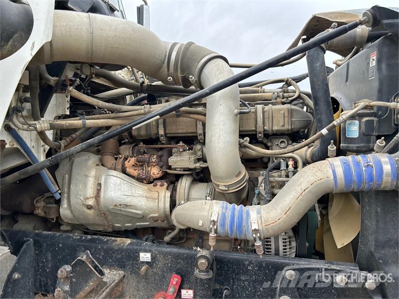 Western Star 4900 6x4 T/A Day Cab Truck Tractor وحدات الجر