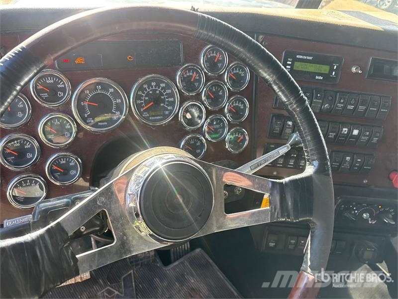Western Star 4900 6x4 T/A Sleeper Truck Tractor Sattelzugmaschinen