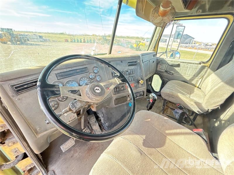 Western Star 4900 6x4 Cab and Chassis Cabines