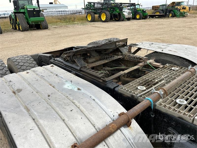 Western Star 4900 6x4 T/A Day Cab Truck Tractor وحدات الجر