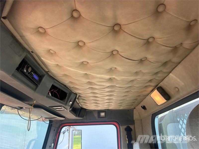 Western Star 4900 6x4 T/A Day Cab Truck Tractor Tractor Units