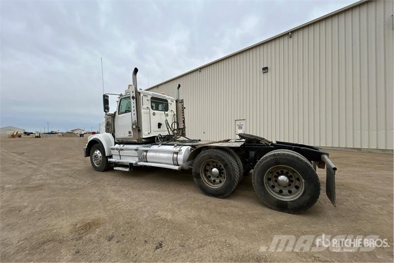 Western Star 4900 6x4 T/A Day Cab Truck Tractor وحدات الجر