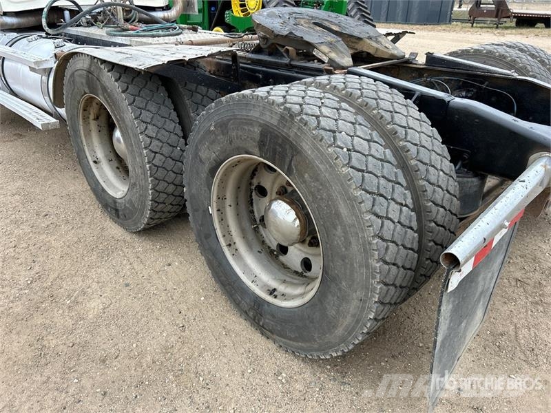 Western Star 4900 6x4 T/A Day Cab Truck Tractor وحدات الجر