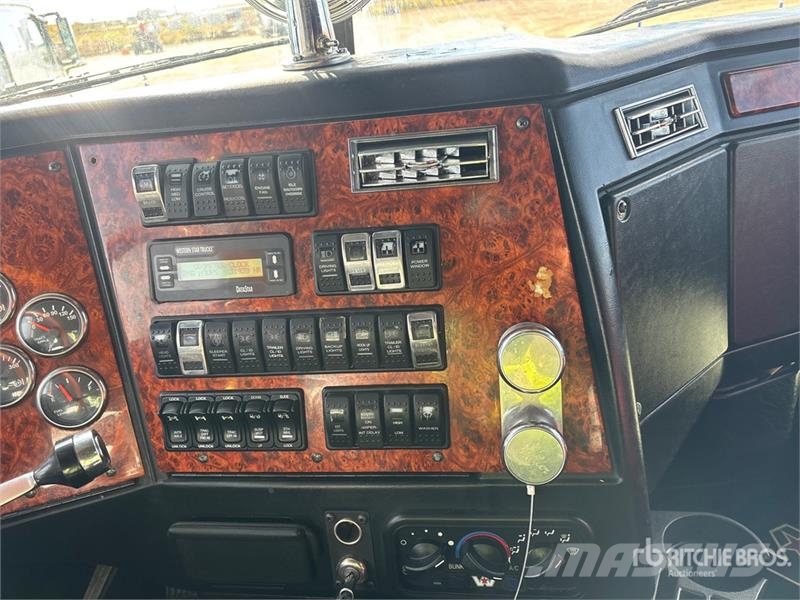 Western Star 4900 6x4 T/A Sleeper Truck Tractor Sattelzugmaschinen