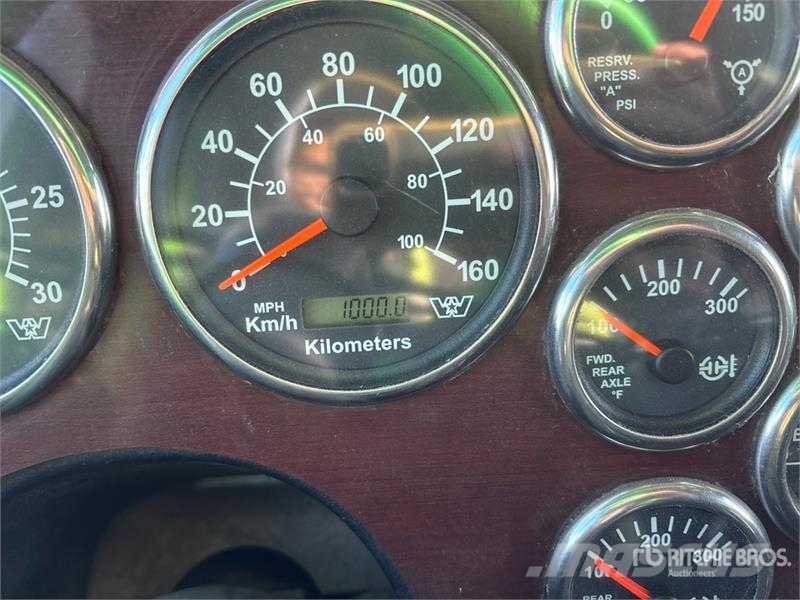Western Star 4900 6x4 T/A Sleeper Truck Tractor Sadulveokid