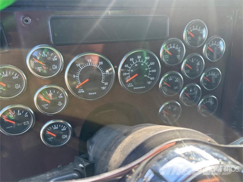 Western Star 4900 6x4 T/A Sleeper Truck Tractor Sadulveokid