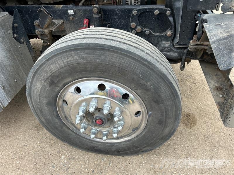 Western Star 4900 6x4 T/A Day Cab Truck Tractor وحدات الجر