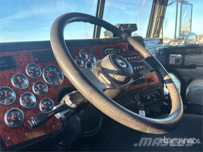 Western Star 4900 6x4 T/A Sleeper Truck Tractor Motrici e Trattori Stradali