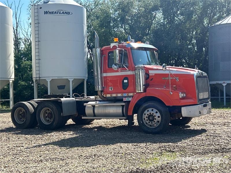 Western Star 4900 6x4 T/A Day Cab Truck Tractor Sattelzugmaschinen