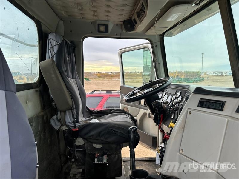 Western Star 4900 6x4 T/A Day Cab Truck Tractor وحدات الجر