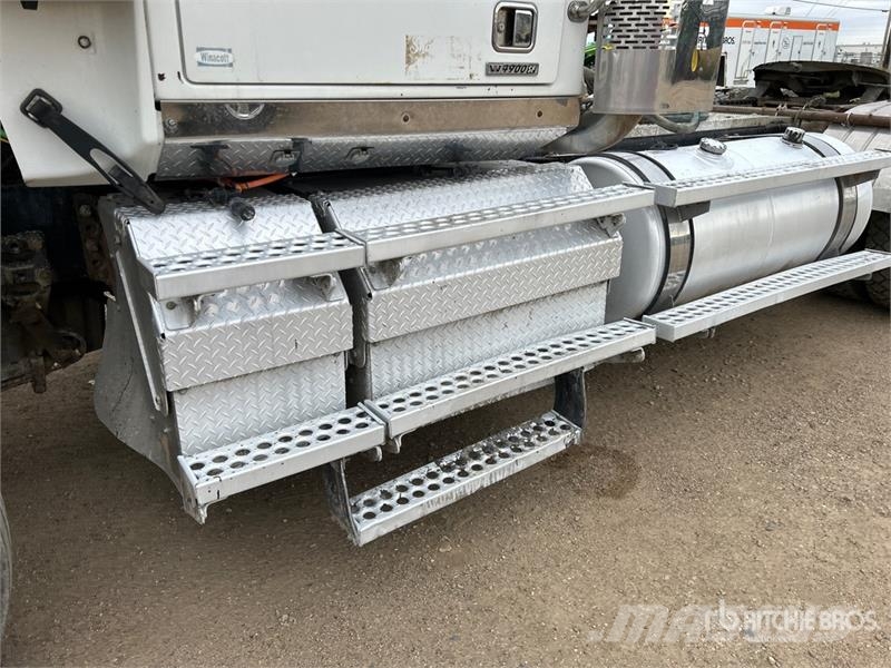 Western Star 4900 6x4 T/A Day Cab Truck Tractor وحدات الجر