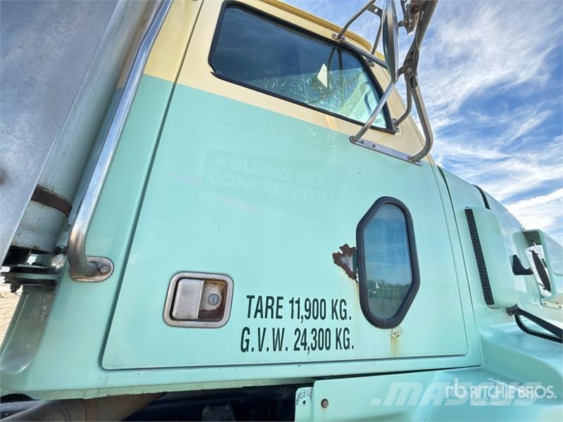 Western Star 4900 6x4 Cab and Chassis Cabines