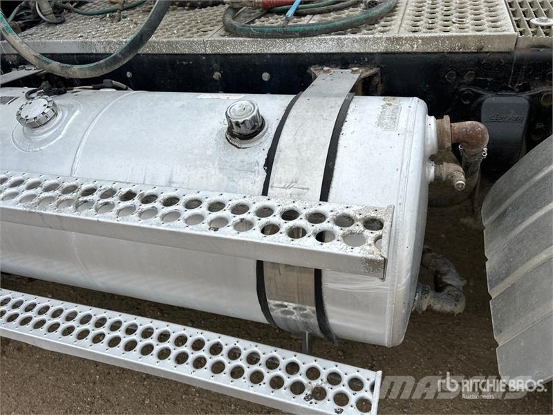 Western Star 4900 6x4 T/A Day Cab Truck Tractor وحدات الجر