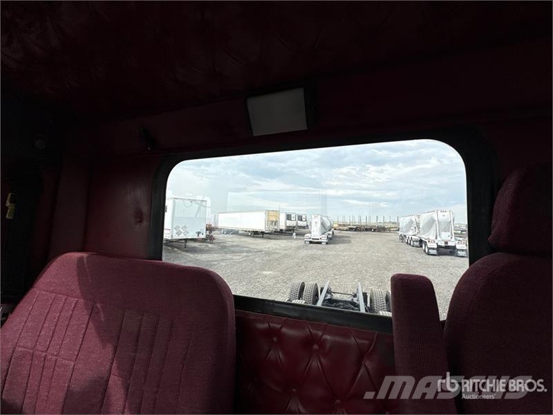 Western Star 4900 6x4 Cab and Chassis 캐빈 및 인테리어