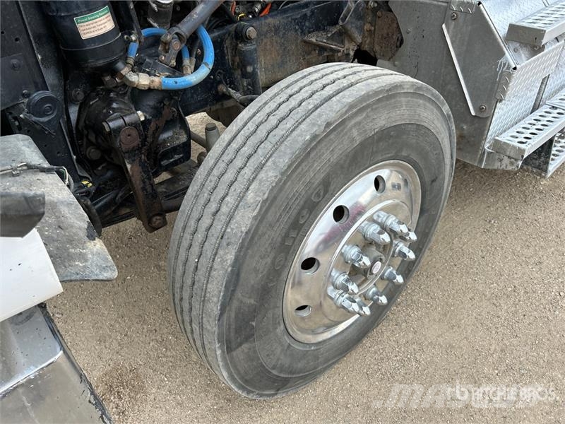 Western Star 4900 6x4 T/A Day Cab Truck Tractor وحدات الجر