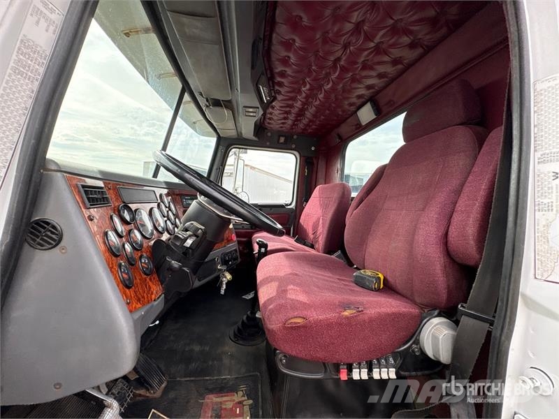 Western Star 4900 6x4 Cab and Chassis 캐빈 및 인테리어