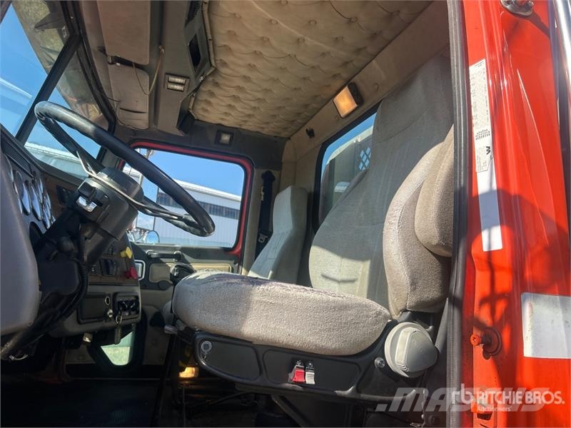 Western Star 4900 6x4 T/A Day Cab Truck Tractor Tractor Units