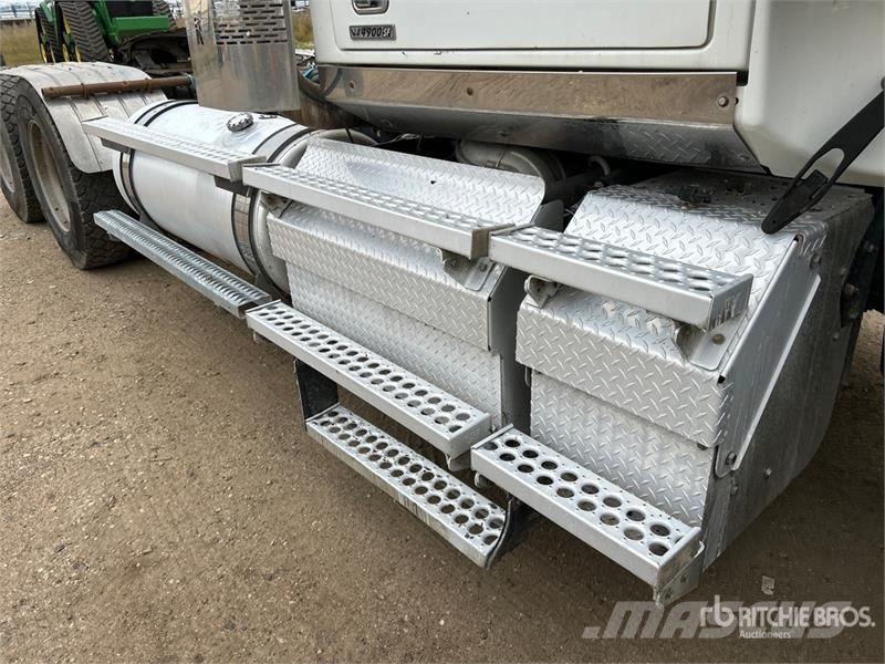 Western Star 4900 6x4 T/A Day Cab Truck Tractor وحدات الجر