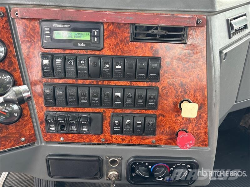 Western Star 4900 6x4 Cab and Chassis 캐빈 및 인테리어
