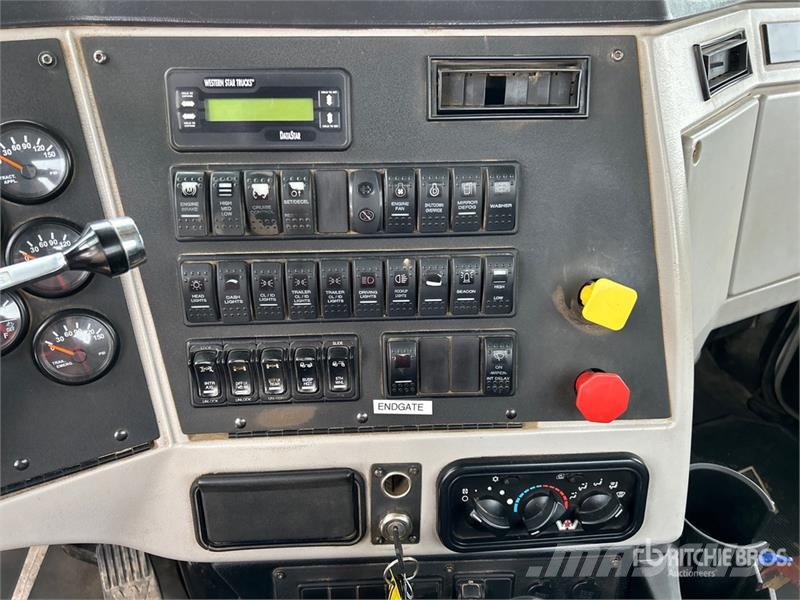 Western Star 4900 6x4 T/A Day Cab Truck Tractor وحدات الجر