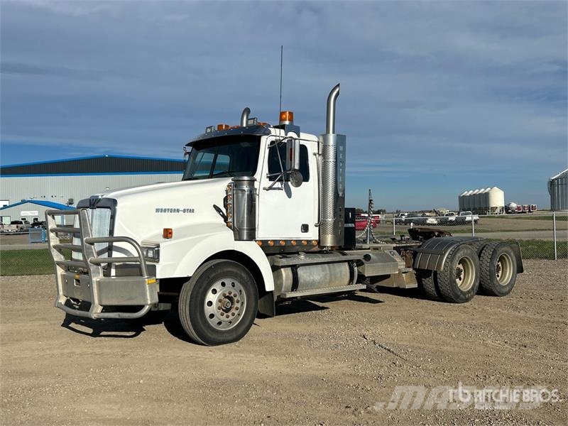 Western Star 4900 6x4 T/A Day Cab Truck Tractor Тягачі