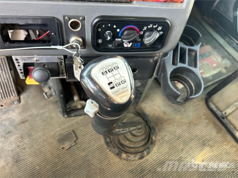 Western Star 4900 6x4 T/A Day Cab Truck Tractor Тягачі