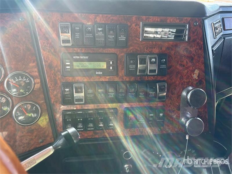 Western Star 4900 6x4 T/A Sleeper Truck Tractor Sattelzugmaschinen