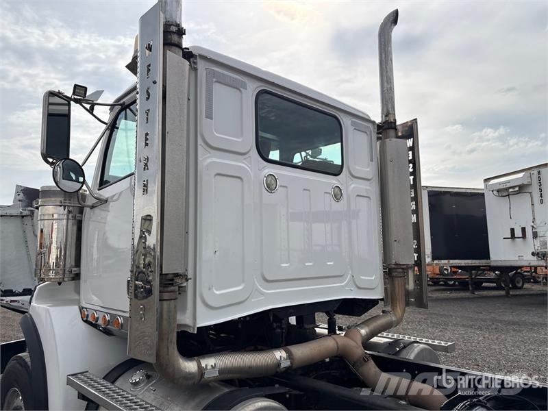 Western Star 4900 6x4 Cab and Chassis 캐빈 및 인테리어