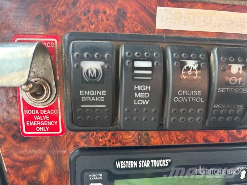 Western Star 4900 8x6 Texas Bed Winch Truck Hinausautot