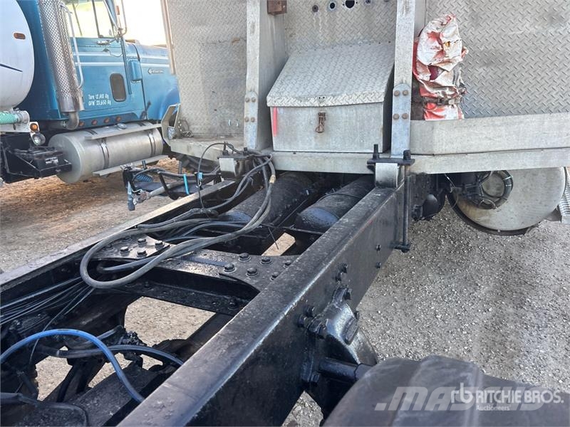 Western Star 4900 8x6 Tri/A Sleeper Truck Tractor Traktorske jedinice
