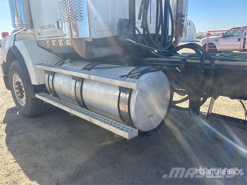 Western Star 4900 8x6 Tri/A Day Cab Truck Tractor Sattelzugmaschinen