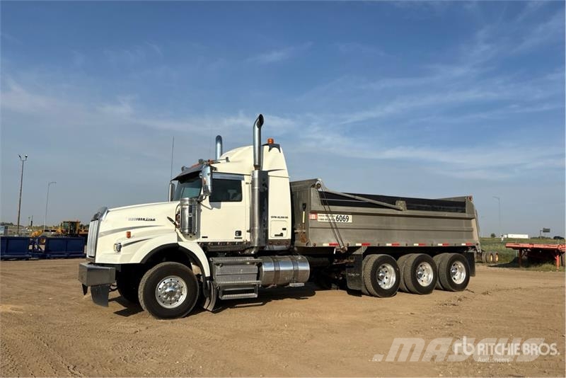 Western Star 4900 8x6 Sleeper Tri/A Dump Truck Kipper