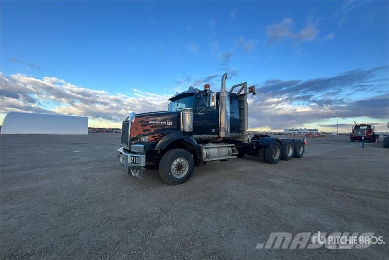 Western Star 4900 8x6 Tri/A Sleeper Truck Tractor Traktorske jedinice