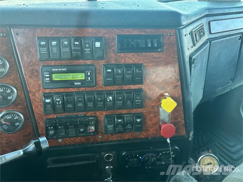Western Star 4900 8x6 Tri/A Sleeper Truck Tractor Traktorske jedinice