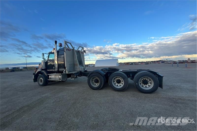 Western Star 4900 8x6 Tri/A Sleeper Truck Tractor Traktorske jedinice